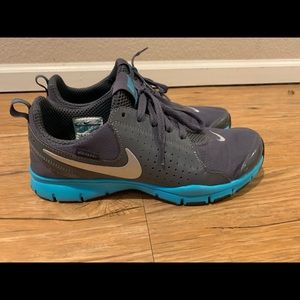 Women’s Nike shoes